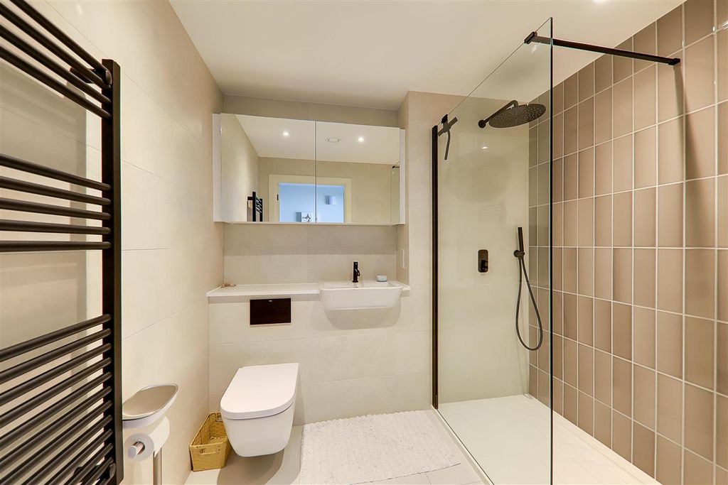 Additional image 20 of 3 bed flat for saleCalista, West Parade, Worthing BN11