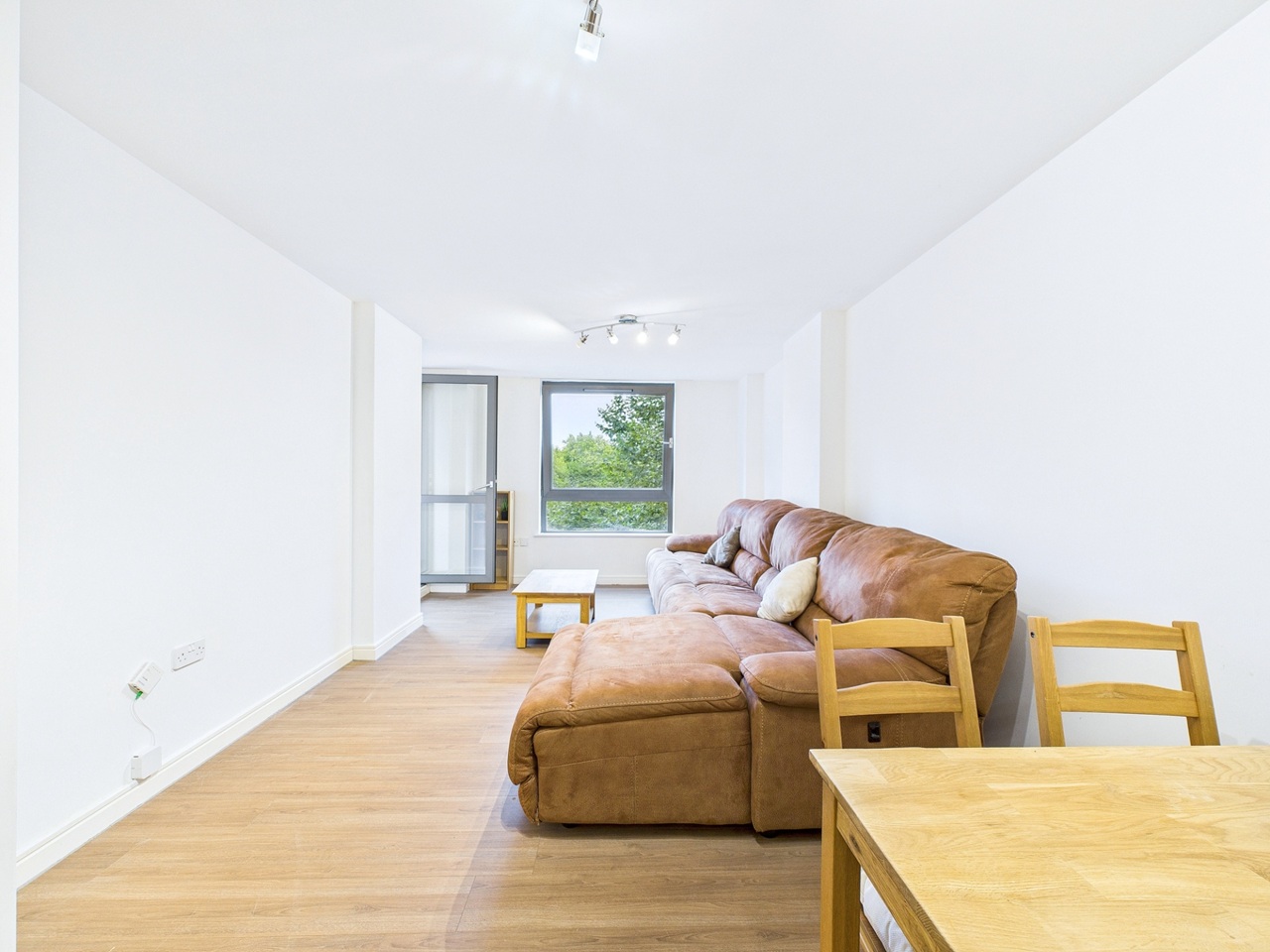 2 Bed Flat, Centenary Plaza, B1, N1 7GU