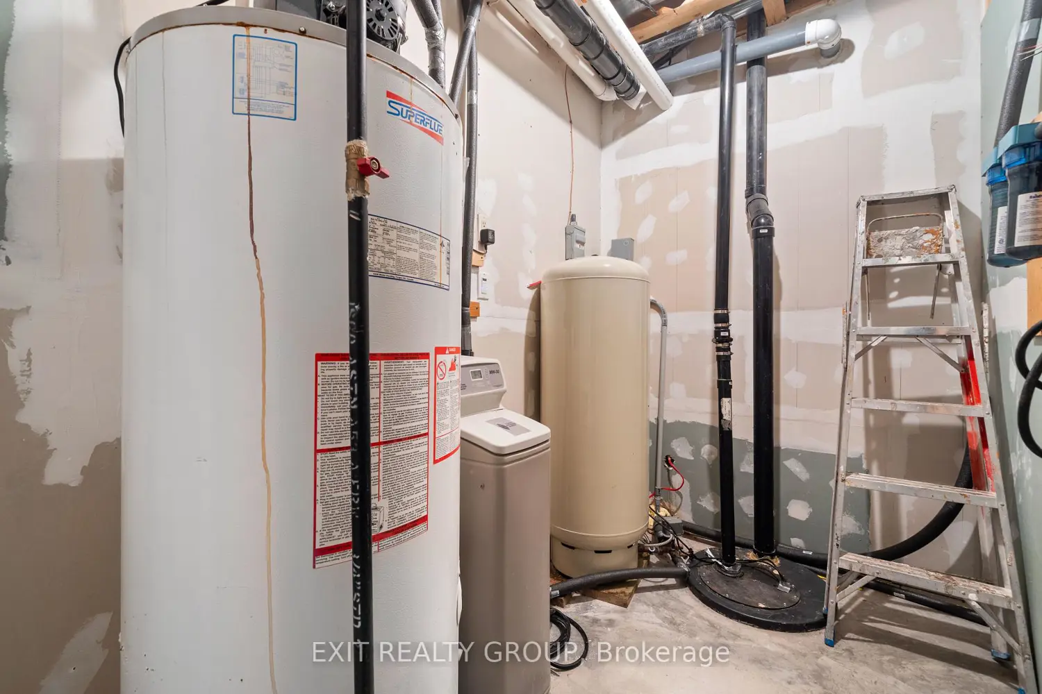 Additional image 15 of 19281 Loyalist Parkway