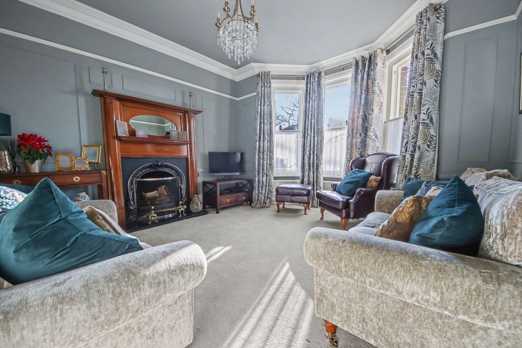 Additional image 5 of 6 bed property for saleThorold Road, Bitterne Park SO18