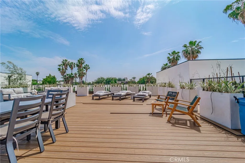 Additional image 71 of 2828 London Street Unit 206, Los Angeles, CA 90026