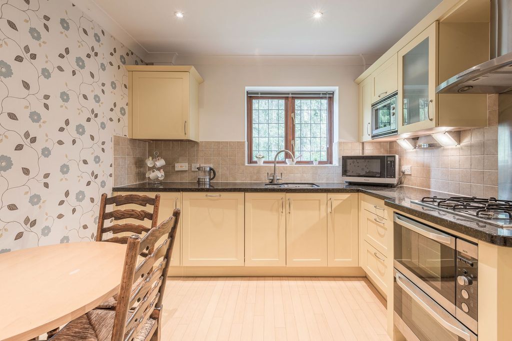 Additional image 21 of 2 bed flat for saleSt. Johns Hill, Shenstone, Lichfield WS14