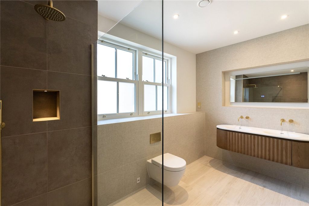 Additional image 16 of 2 bed flat for saleLeigh Court Close, Cobham KT11
