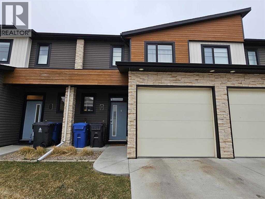 3, 414 Highlands Boulevard W