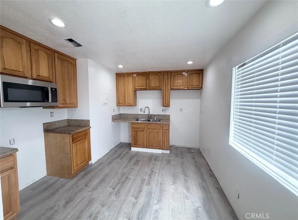 Additional image 8 of 1072 N Clifford Ave Unit C, Rialto, CA 92376