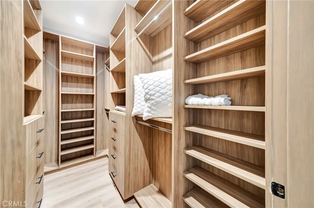 Additional image 105 of 19225 Rosita St, Tarzana, CA 91356