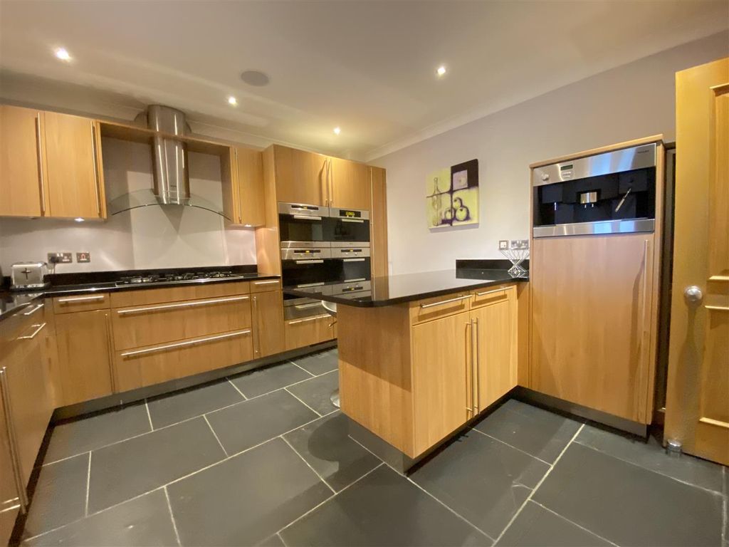 Additional image 3 of 3 bed flat for saleBrook Lane, Alderley Edge SK9