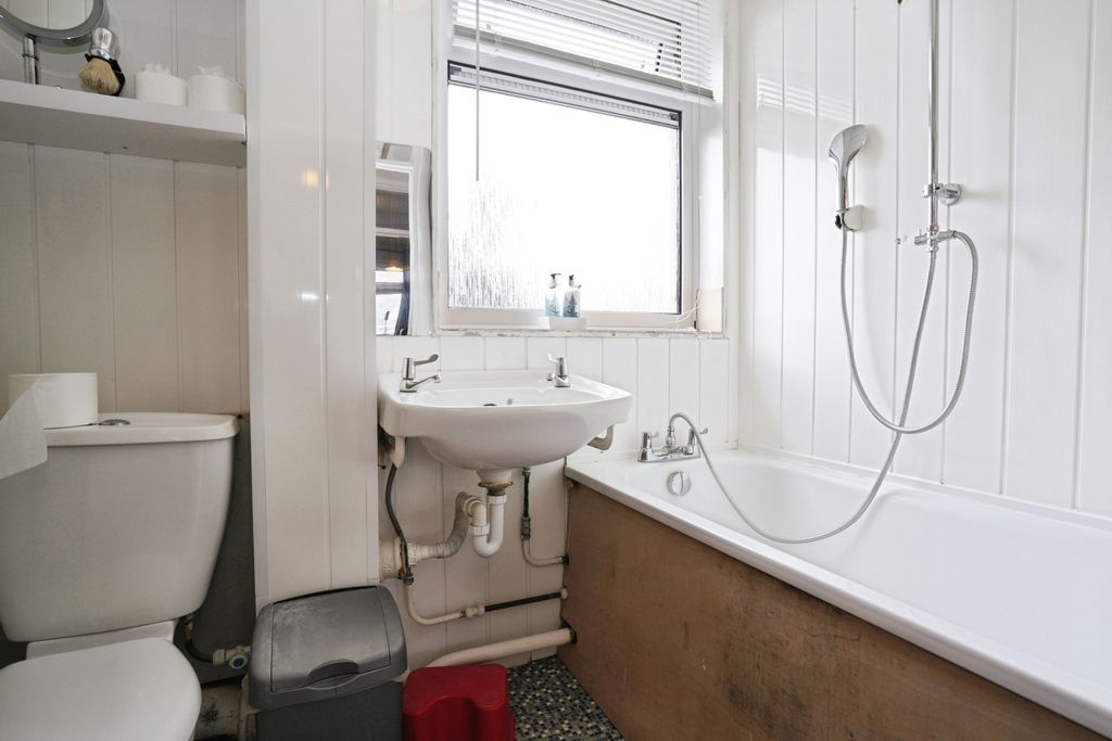 Additional image 13 of 3 bed semi-detached house for saleAshcroft Road, Luton LU2