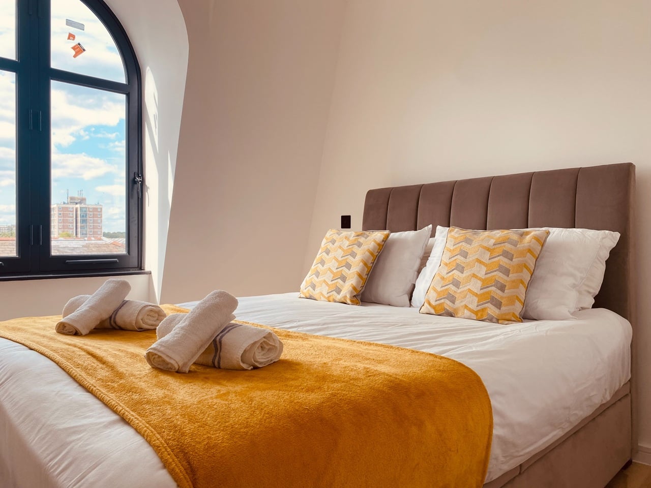 1 Bed Flat, Forest Road, E8, N1 7GU