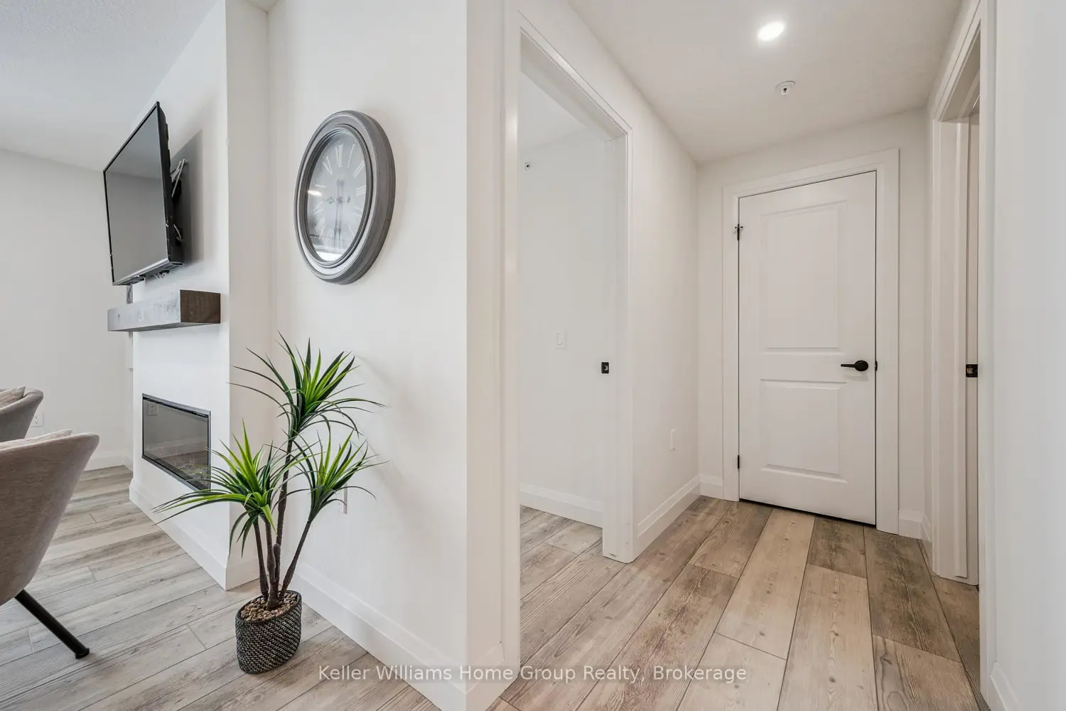 99 A Farley Road 104 photo 5