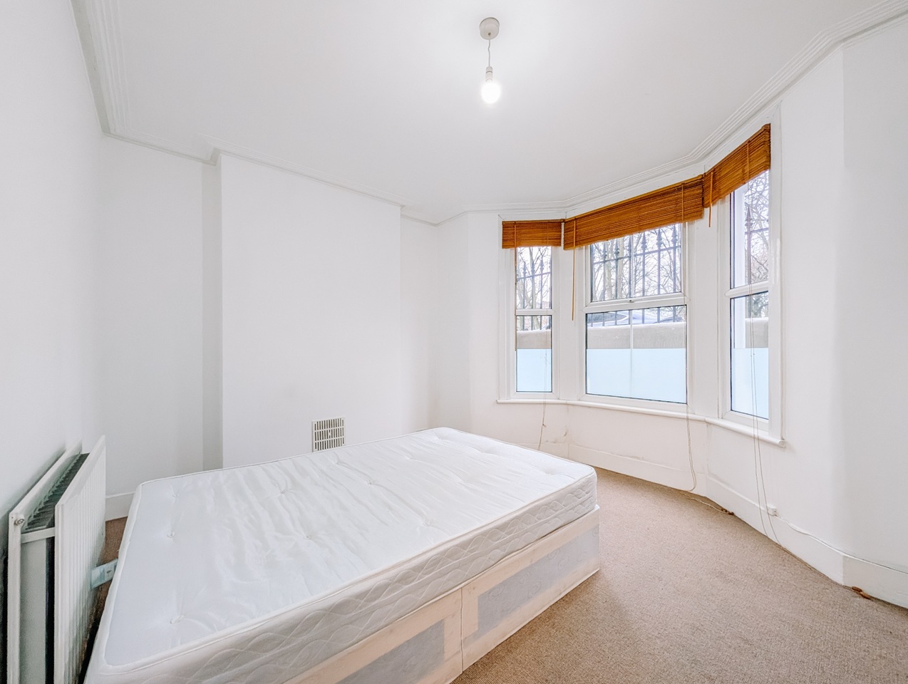 1 Bed Flat, Temple St, E2, N1 7GU