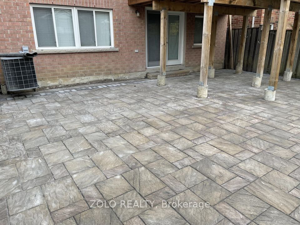 Lower-33 Styles Crescent, Ajax, ON, L1Z 1S4 photo 2