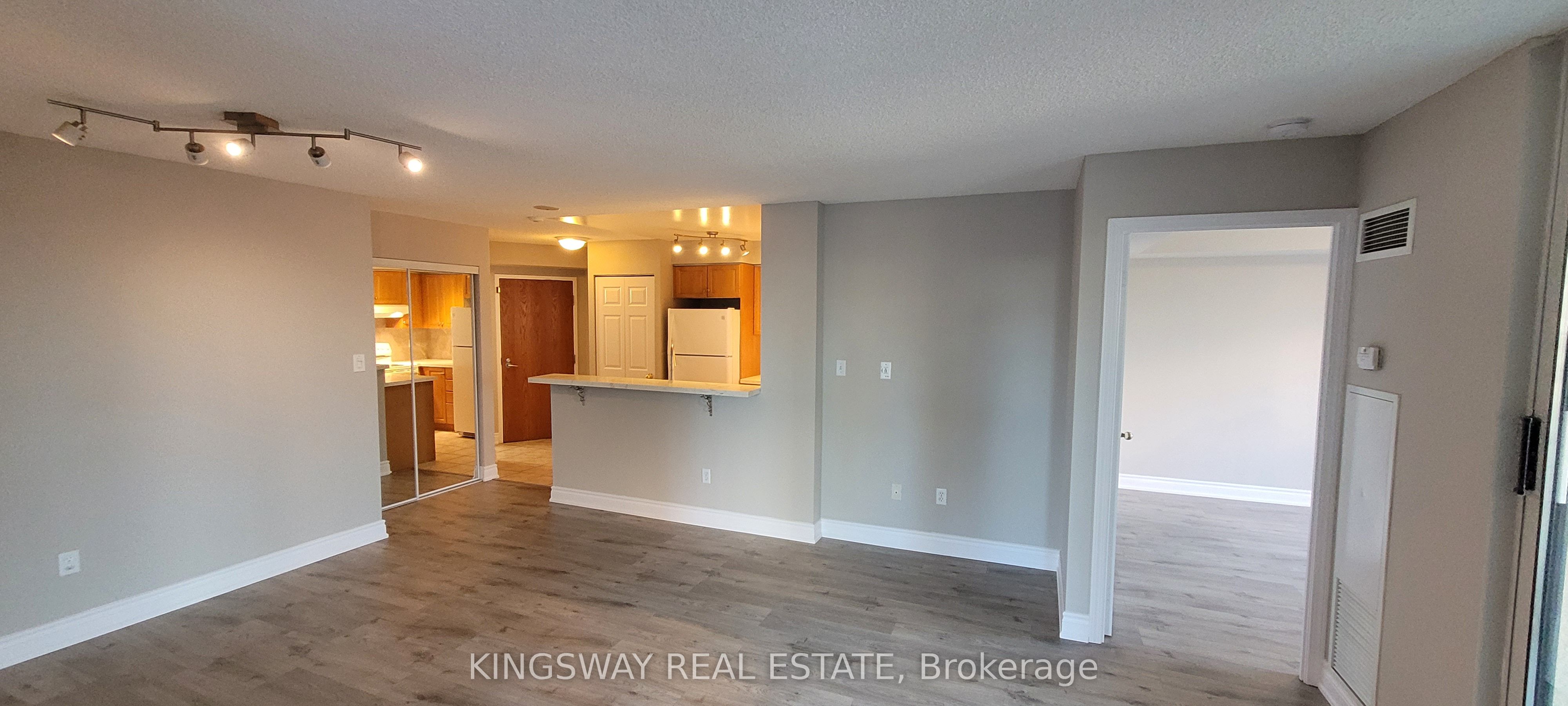 Additional image 4 of 812-7 Lorraine Drive, Toronto, ON, M2N 7H2