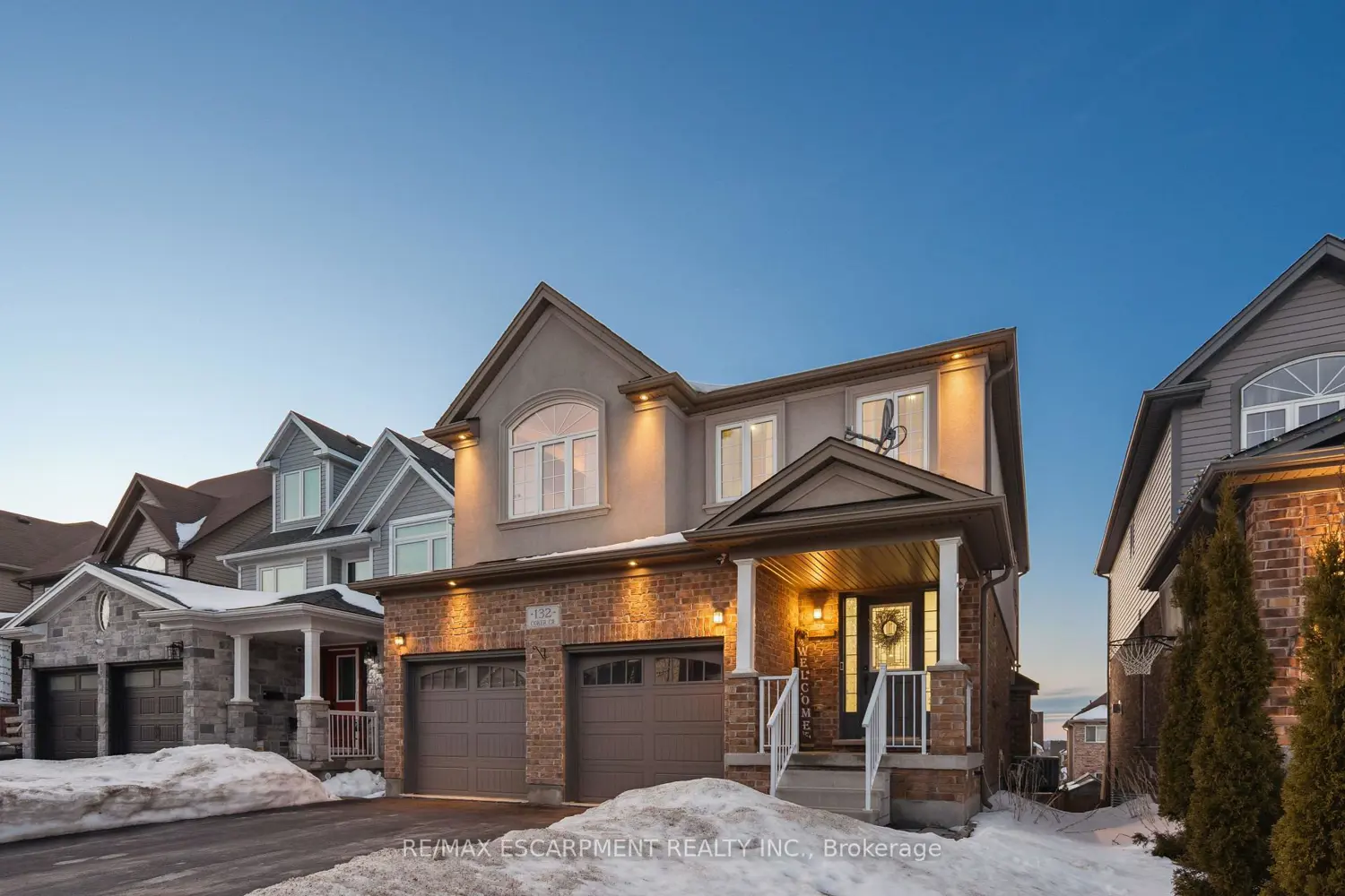 132 Coker Crescent photo 2