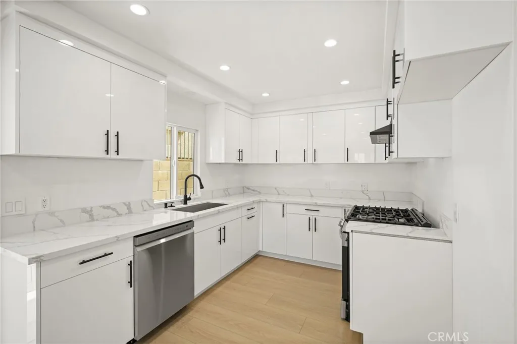 Additional image 13 of 7010 Lennox Avenue Unit B, Van Nuys, CA 91405