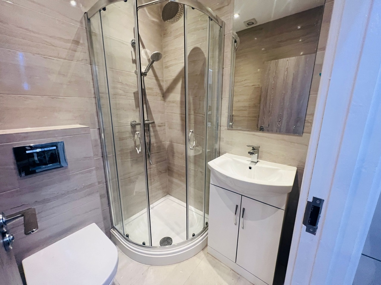 Additional image 4 of Studio Flat, Institute Road, B14, N1 7GU