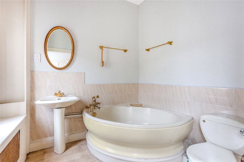 Additional image 14 of 2 bed flat for saleGreat Pulteney Street, Bath, Somerset BA2