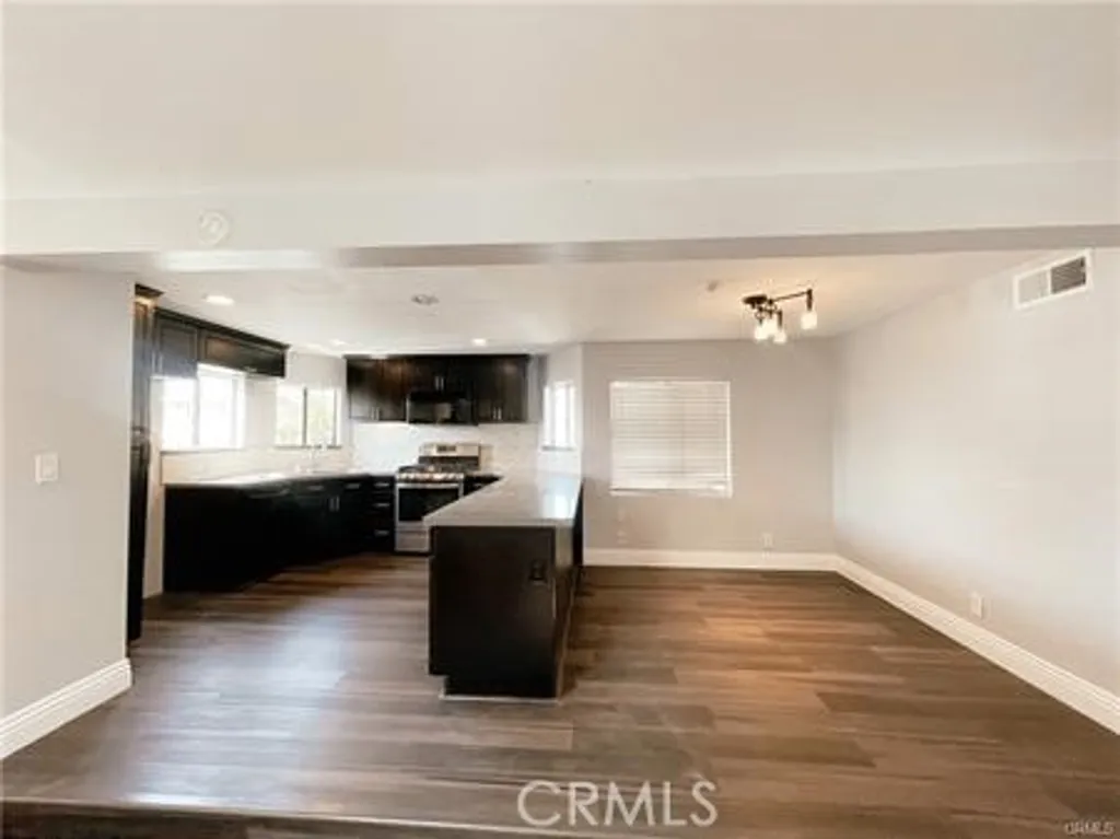 Additional image 2 of 2206 Carnegie Ln Unit A, Redondo Beach, CA 90278