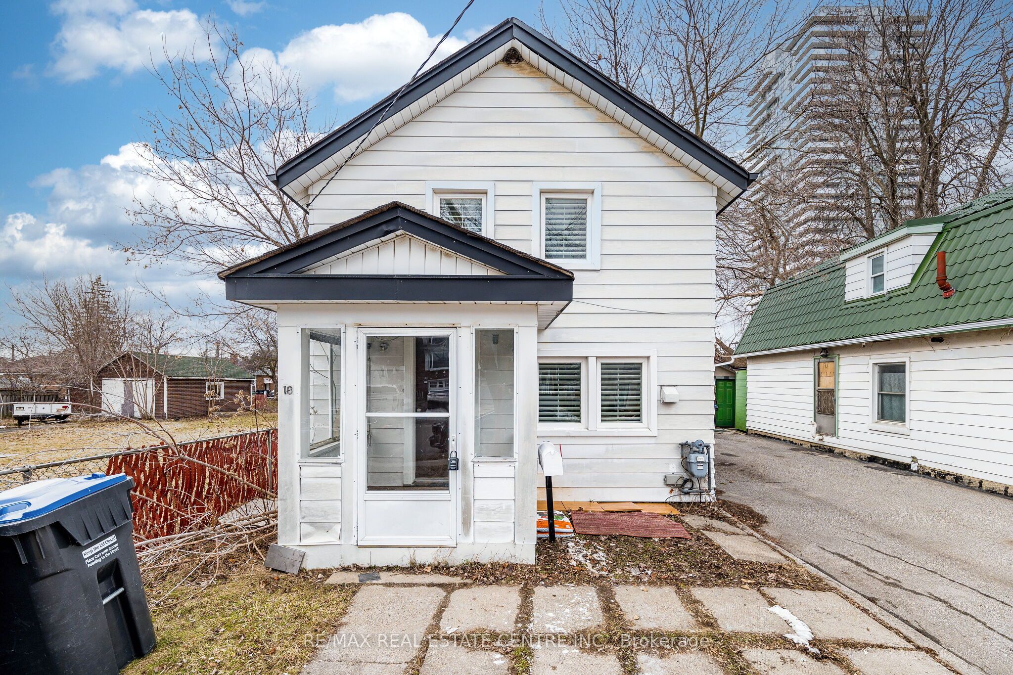 18 Hillcrest Avenue, Brampton, ON, L6W 1Y8