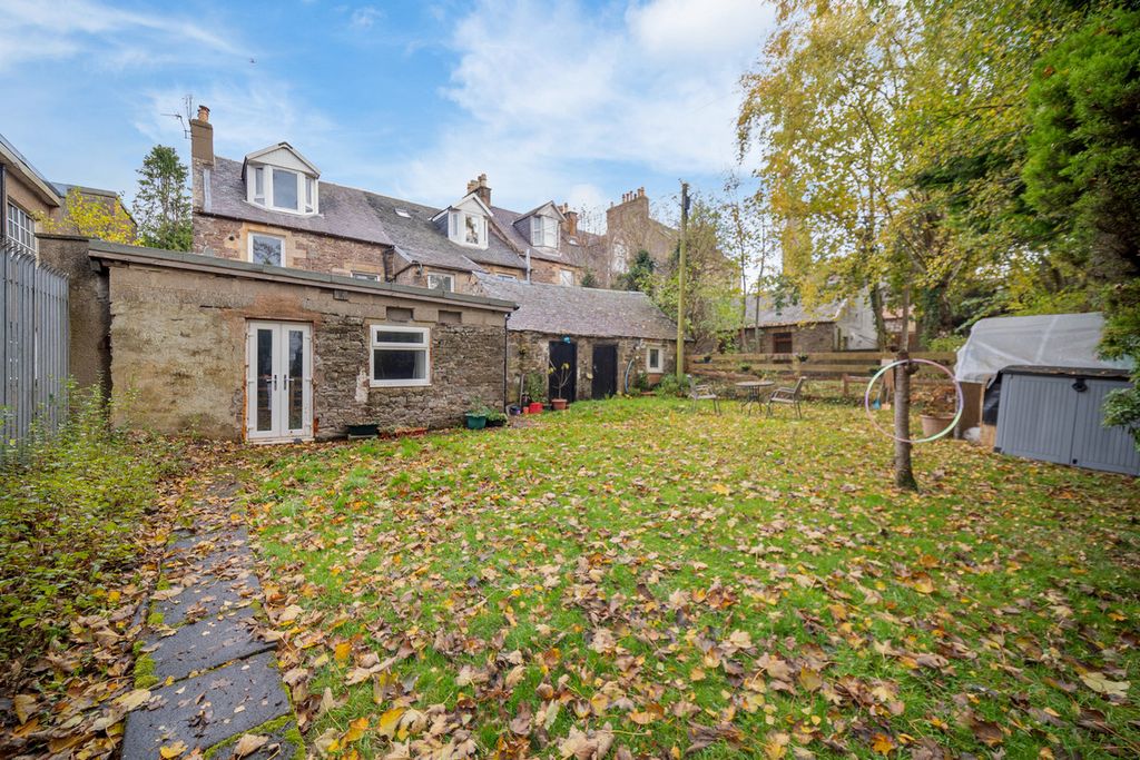 Additional image 2 of 3 bed flat for saleWestport, Lanark ML11