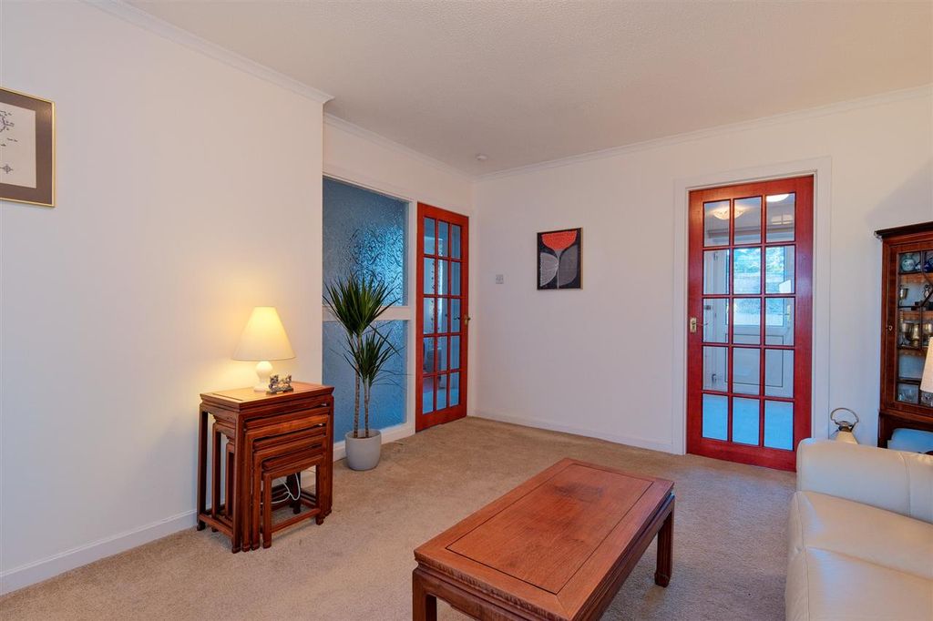 2 bed flat for saleManor Park, Hamilton ML3 photo 4