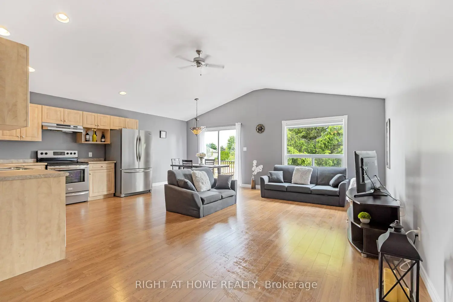 Additional image 3 of 9 Discovery Court