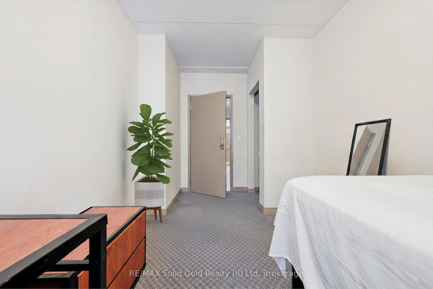 Additional image 11 of 271 Lester Street 203