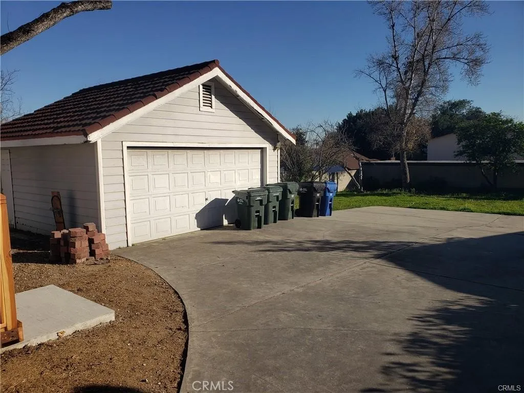 148 W Highland Avenue, Sierra Madre, CA 91024