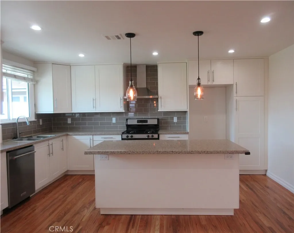 17074 Horace St, Granada Hills, CA 91344