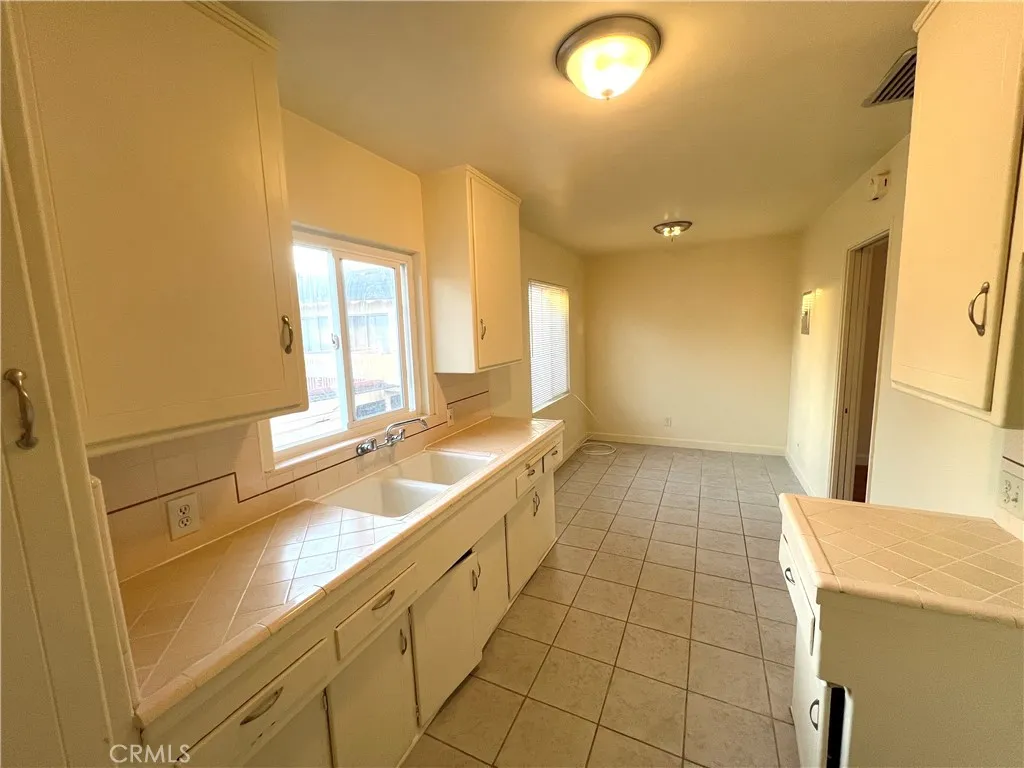 Additional image 9 of 6345 Templeton Street Unit J, Huntington Park, CA 90255