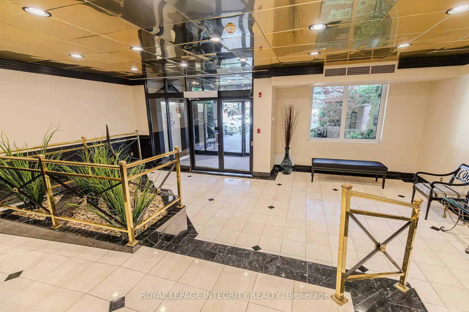 Additional image 2 of 3099 Carling Avenue 203