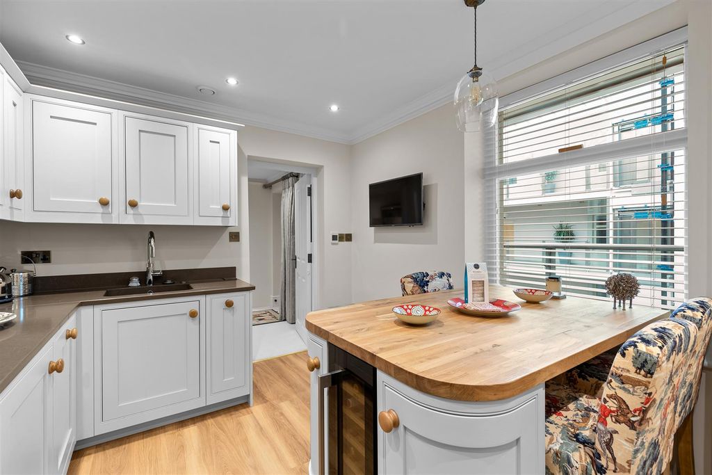 Additional image 6 of 2 bed flat for saleBrodrick Drive, Ilkley LS29