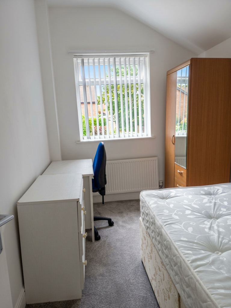 Additional image 10 of Warwards Lane - 4 bed, Selly Oak, West Midlands, B29