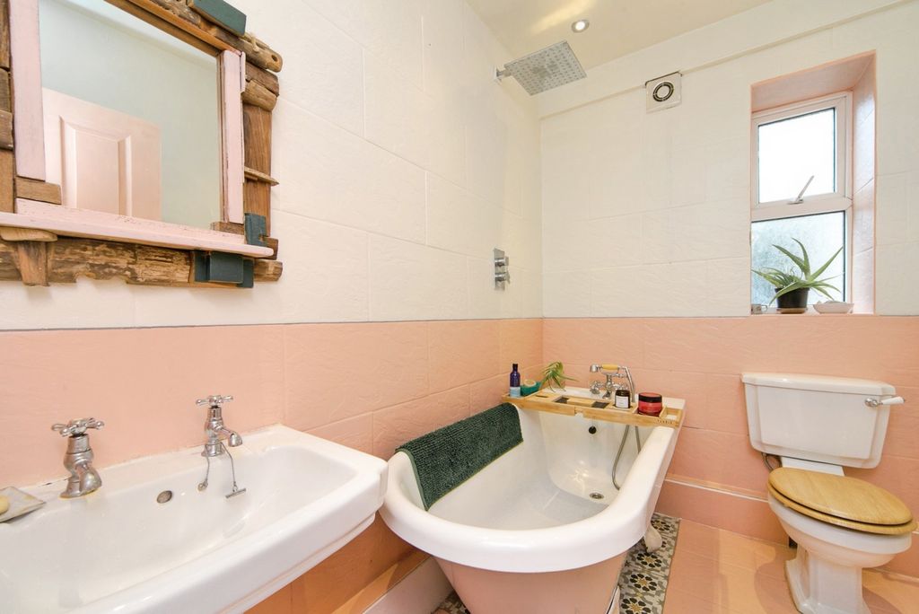Additional image 8 of 2 bed flat for saleSefton Road, Old Colwyn, Colwyn Bay LL29