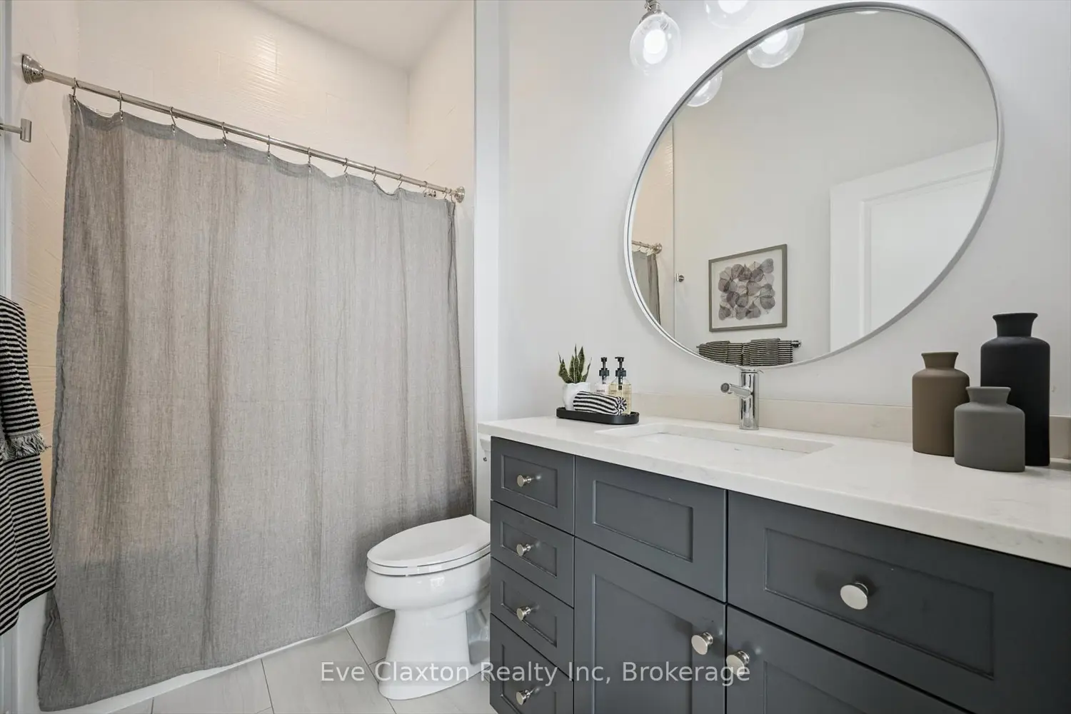 Additional image 19 of 1880 Gordon Street 204