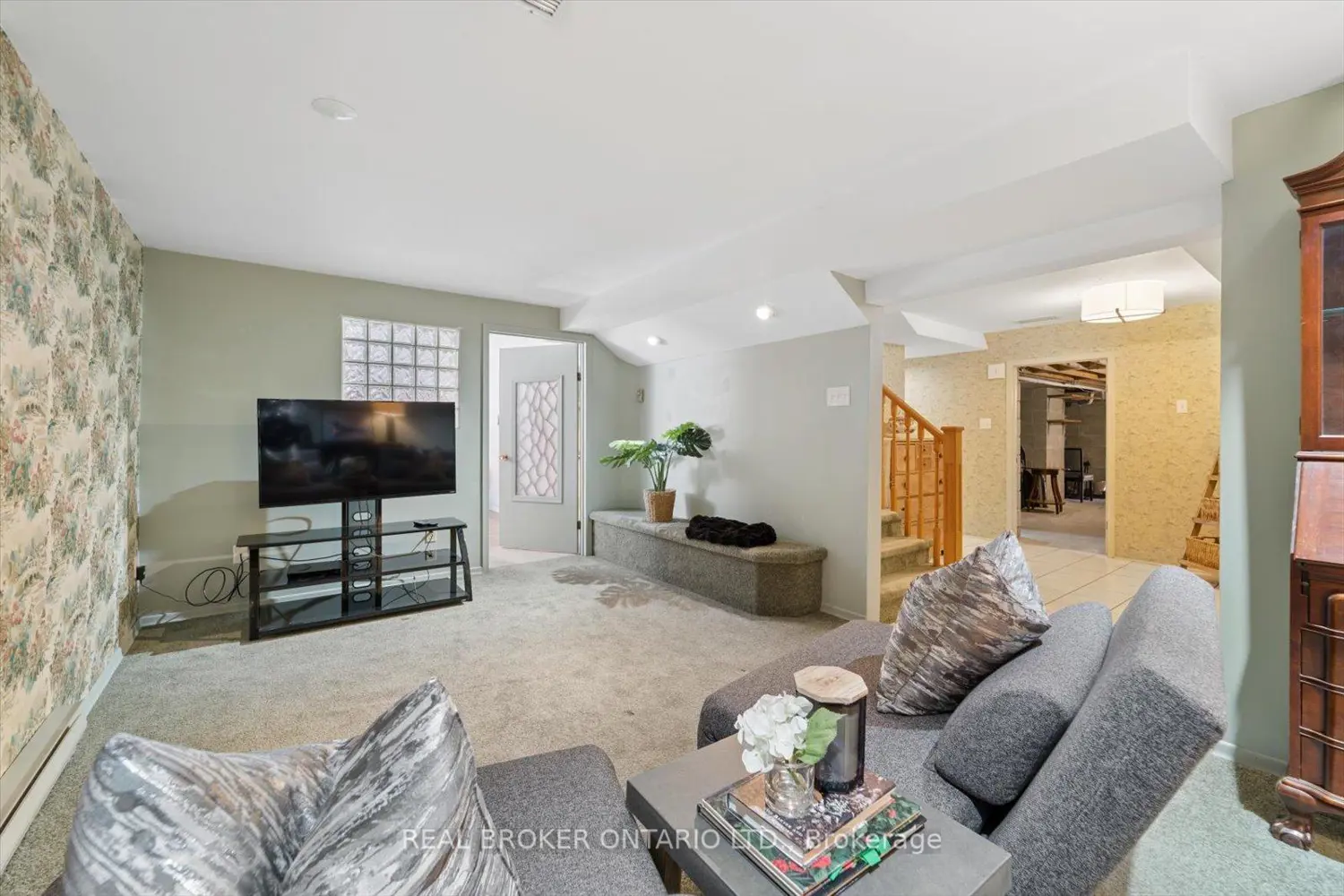 Additional image 16 of 1449 Champlain Drive