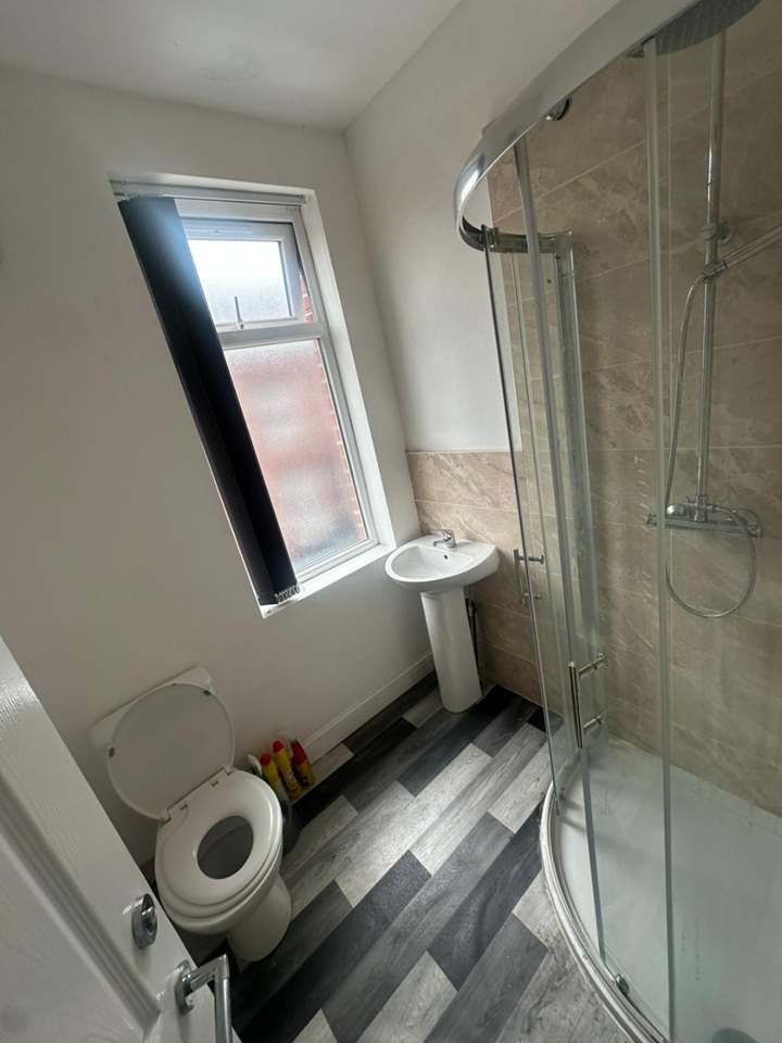 Additional image 3 of Room in a Shared House, Recreation View, LS11, LS11 0AP