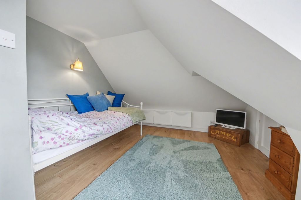 Additional image 18 of 6 bed property for saleThorold Road, Bitterne Park SO18