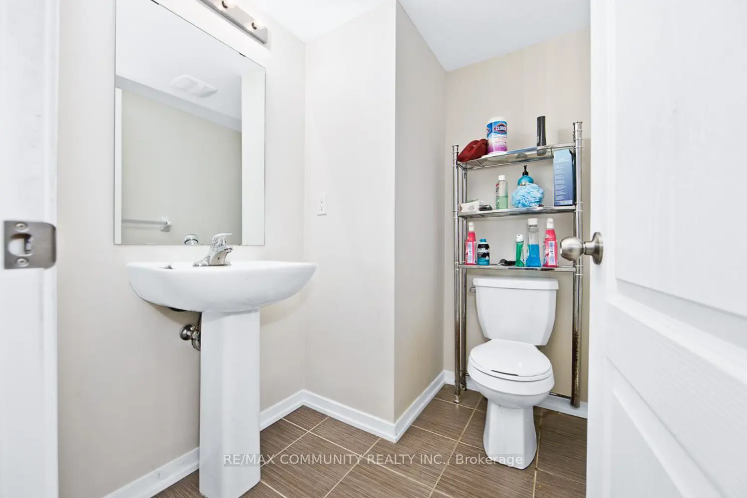 Additional image 5 of 984 Kicking Horse Path