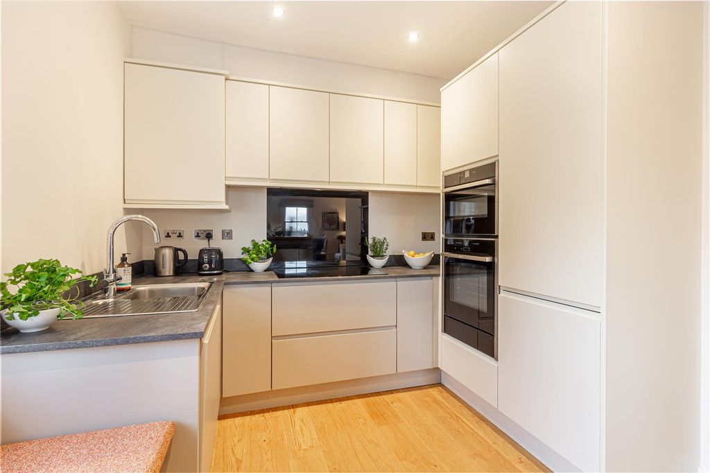 Additional image 6 of 2 bed flat for saleBrunel House, Malvern WR14