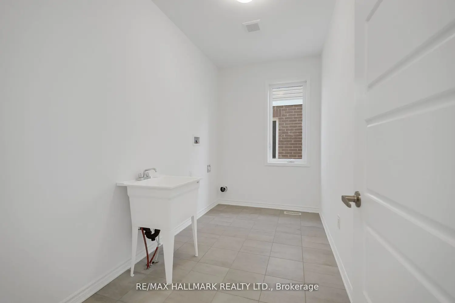 Additional image 17 of 634 Newlove Street