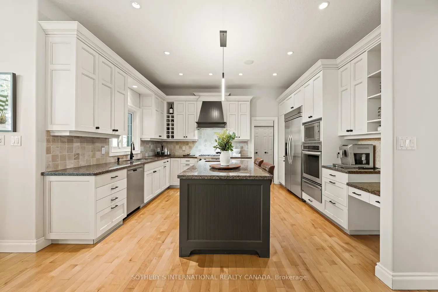 80 Cedarbrook Court photo 2