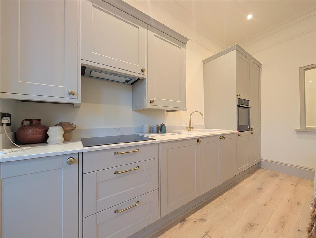 Additional image 7 of 2 bed flat for saleGreat Malvern, Malvern WR14