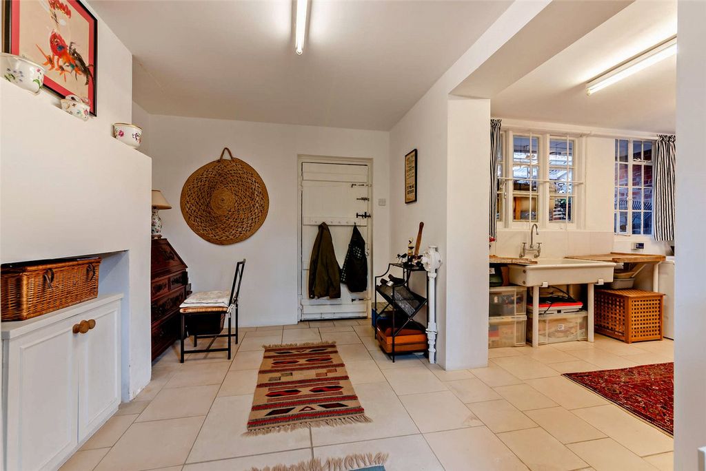 Additional image 20 of 6 bed detached house for saleDonnington, Newbury, Berkshire RG14