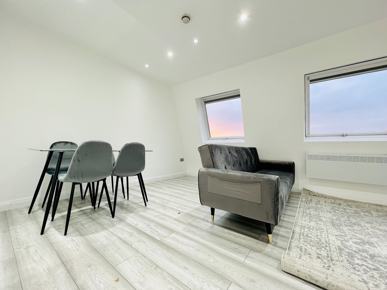 2 Bed Flat, St Johns Hill, SW11, N1 7GU