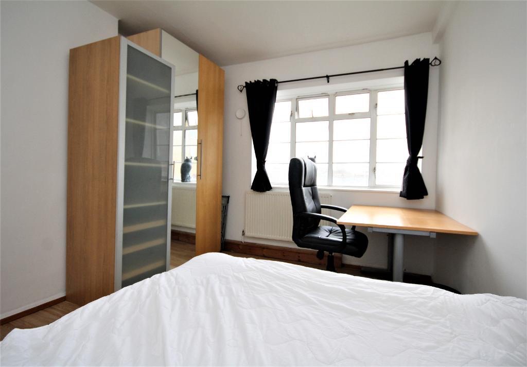 Additional image 4 of 3 Bed Flat, East Arbour Street, E1, N1 7GU