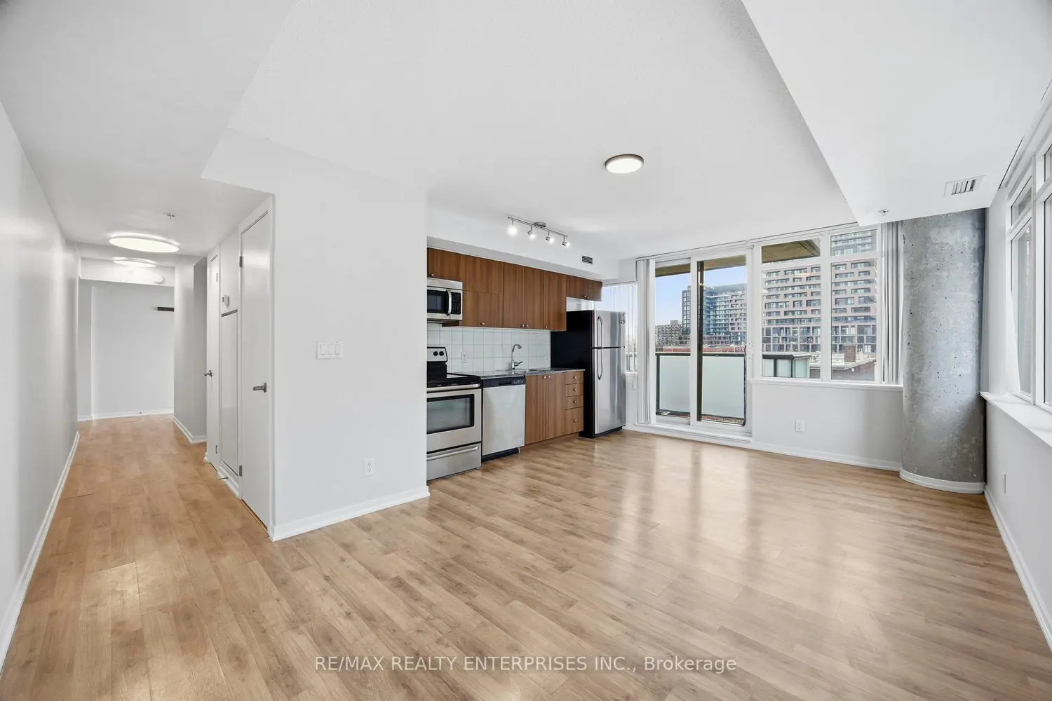 20 Joe Shuster Way 419