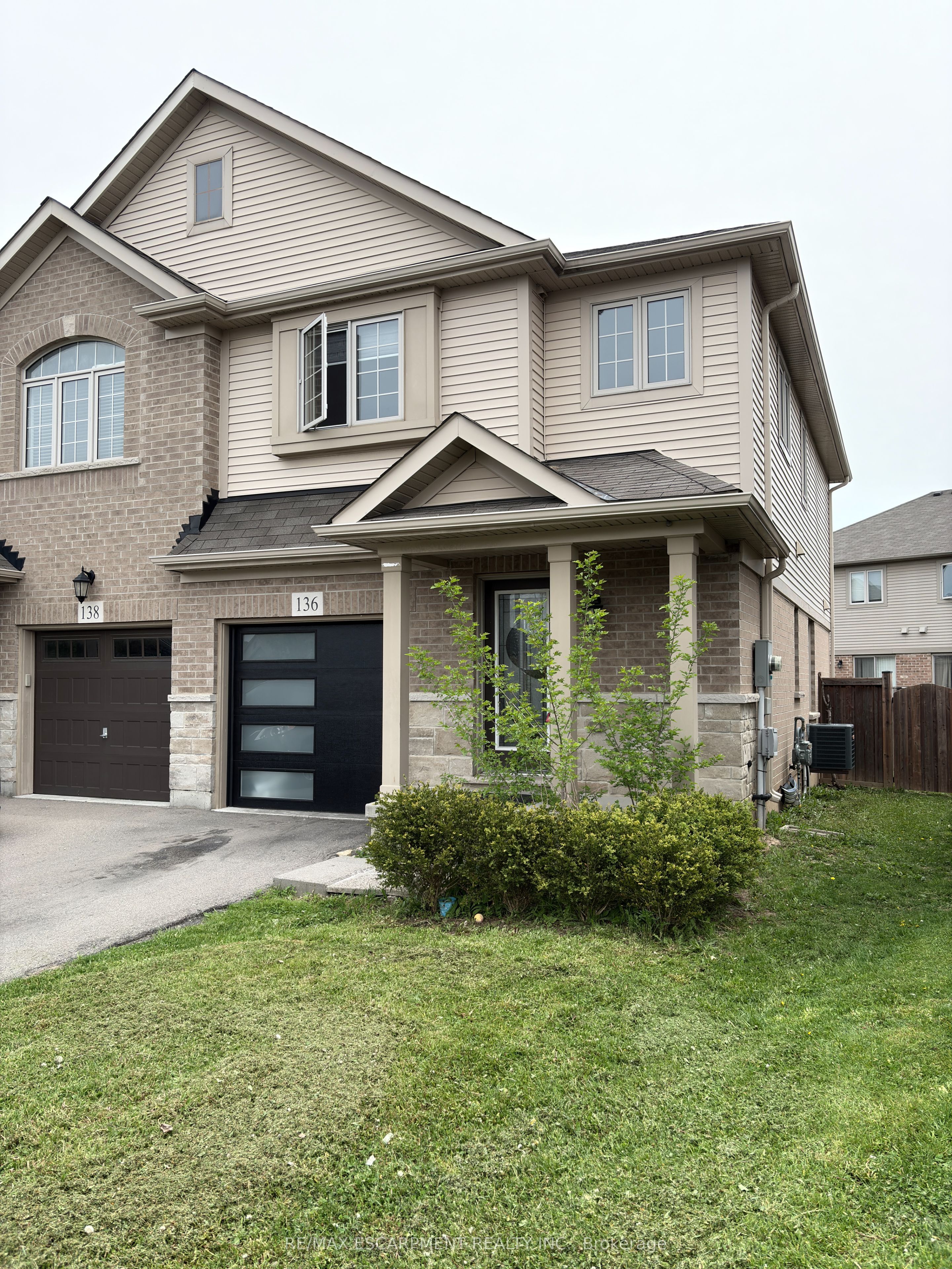 136 Westbank Trail, Hamilton, ON, L8J 1R5