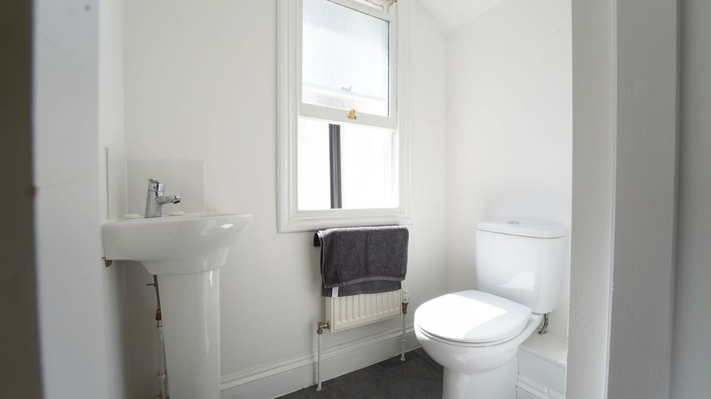 Additional image 10 of 1 bed flat for saleFlat 11, Plas Tan Y Bwlch, Rhydyfelin, Aberystwyth SY23