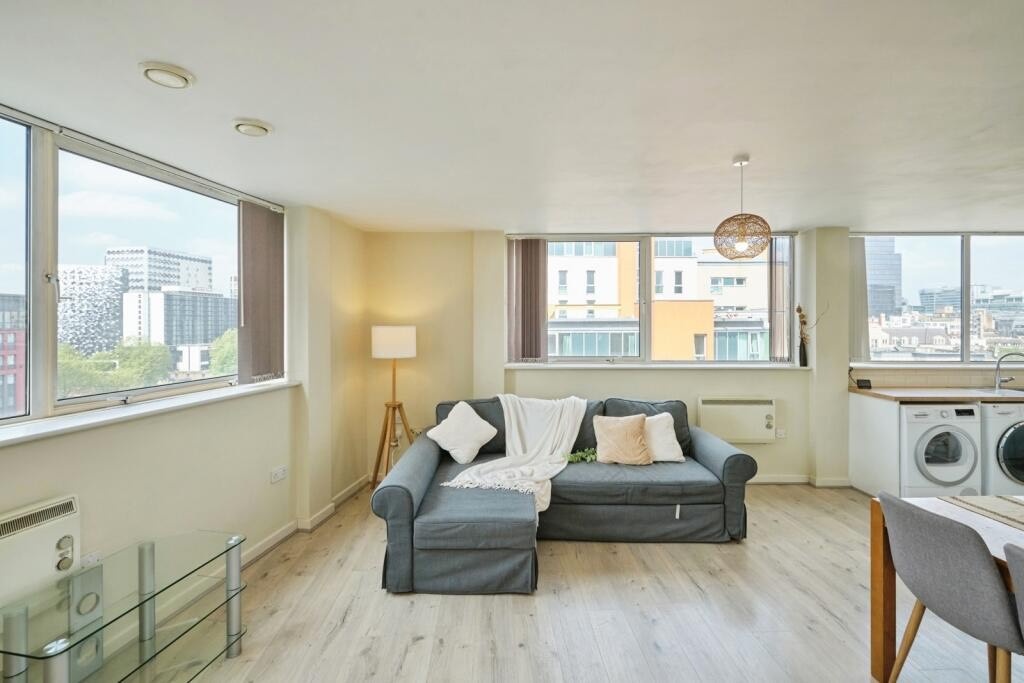 Additional image 4 of 2 Bed Flat, Suffolk Street Queensway, B1, N1 7GU